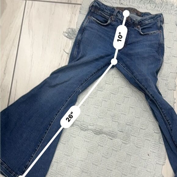 Wrangler Retro High Rise Flare Blue Jeans - Picture 8 of 16